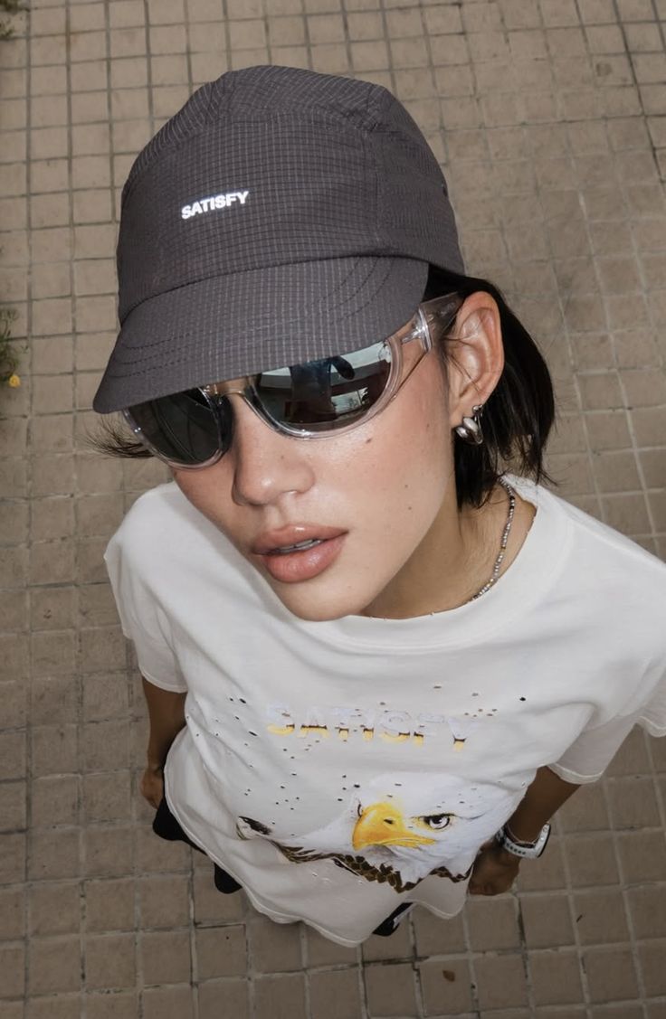 Caps